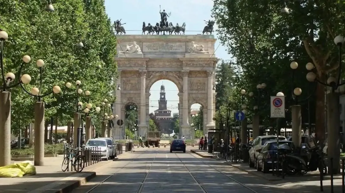 20 Off Milano Garibaldi Eleganza Centrale Italia